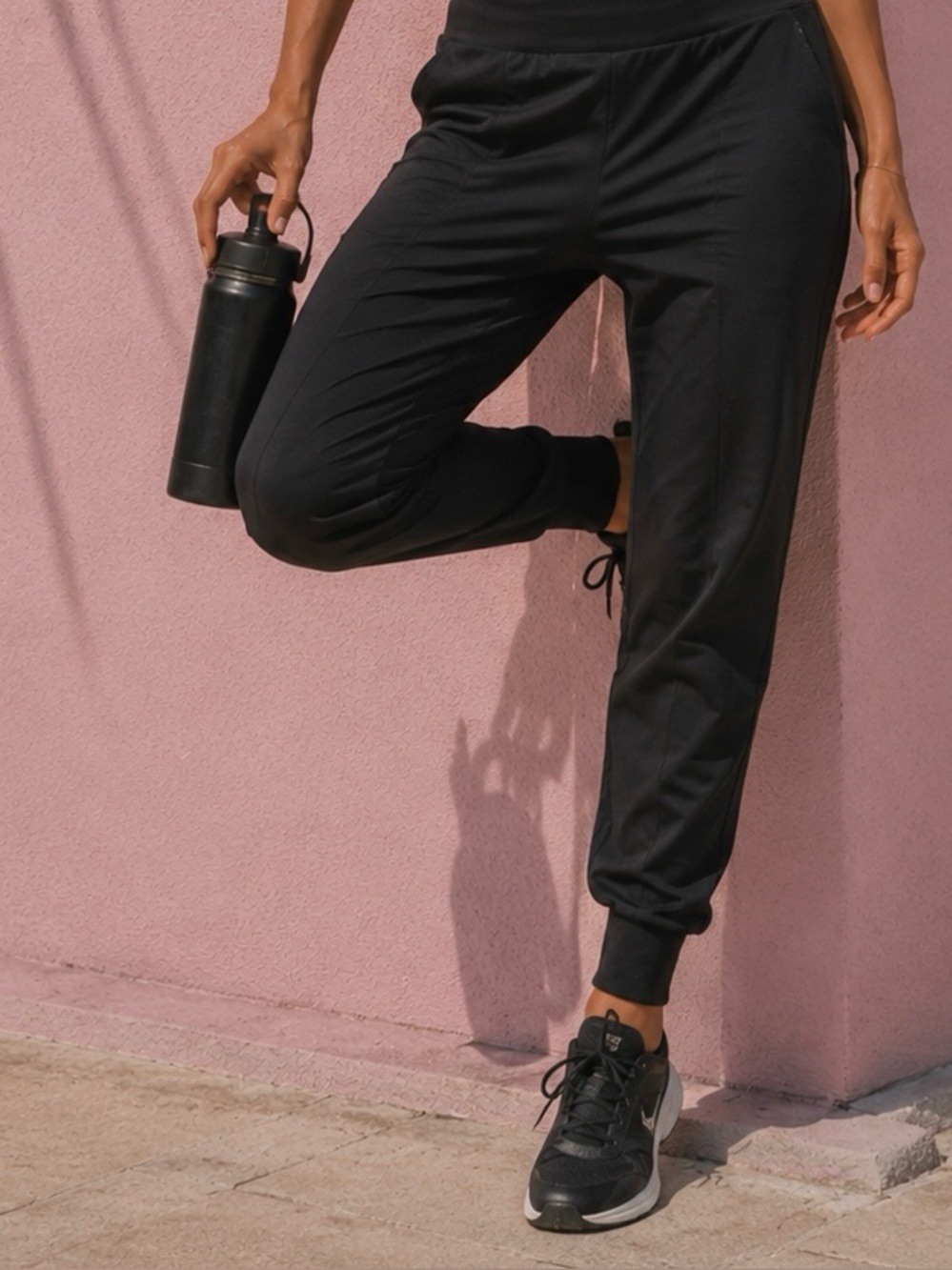 CRZ YOGA Women's Lightweight Workout Joggers - Black - Size Medium (EUC)